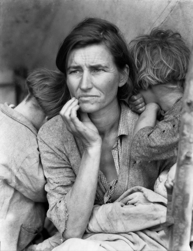 Dorothea Lange.Politiques du visible/aufildeslieux.fr/Migrant Mother, Nipomo,California,1936© The Dorothea Lange Collection,the Oakland Museum of California,City of Oakland