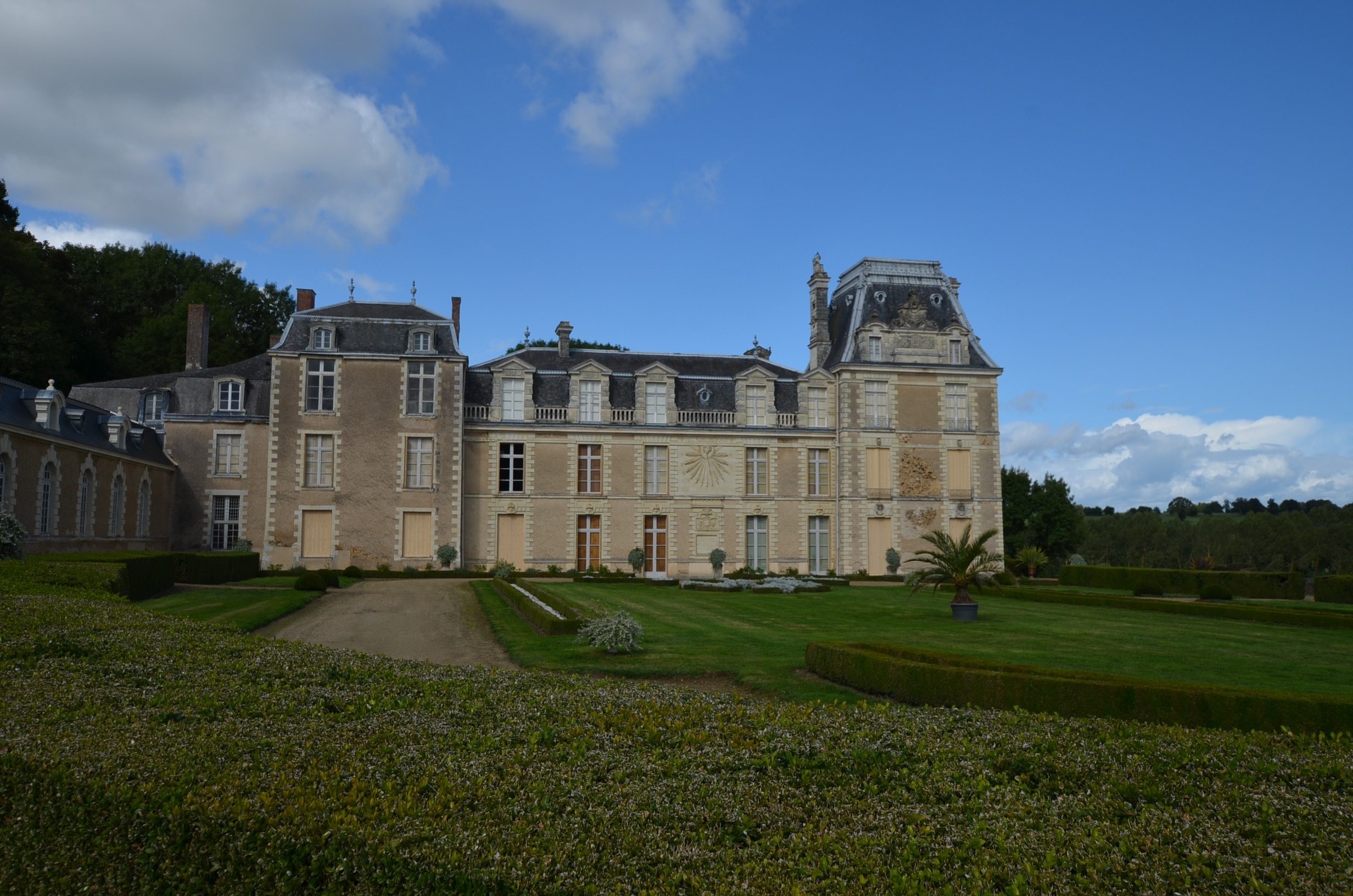 Châtelains de Mayenne/ aufildeslieux.fr/ Château de la Rongère à Saint -Sulpice©K.Hibbs