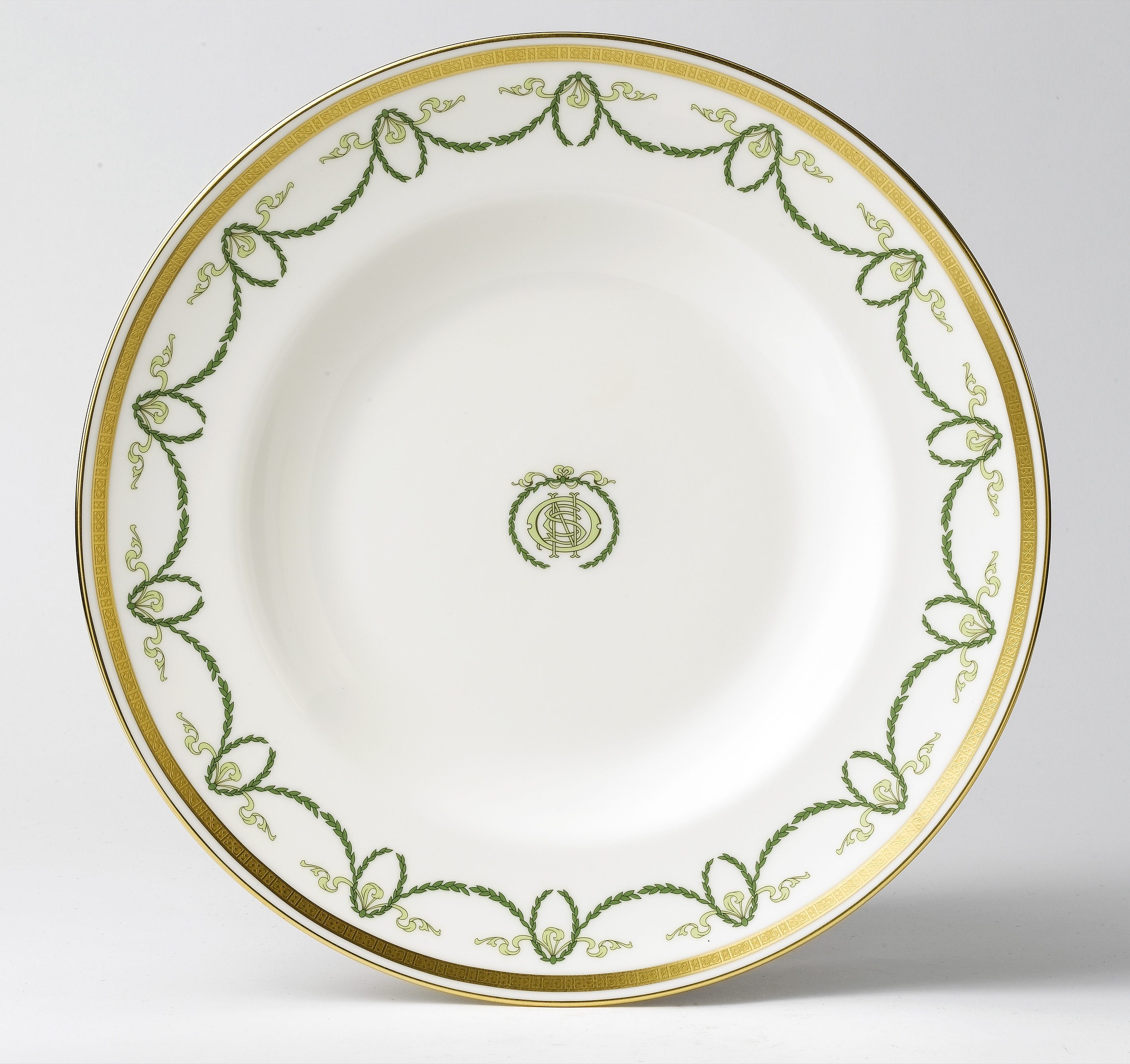 (19)Assiette creuse en porcelaine_©The Royal Crown Derby Porcelain Company Limited