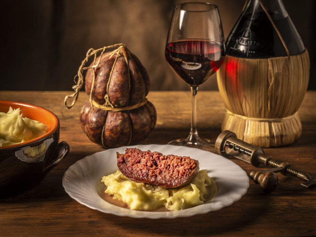  De Ferrare au delta du Pô/www.aufildeslieux.fr/ Plat de salama-Photo © PierluigiBenini