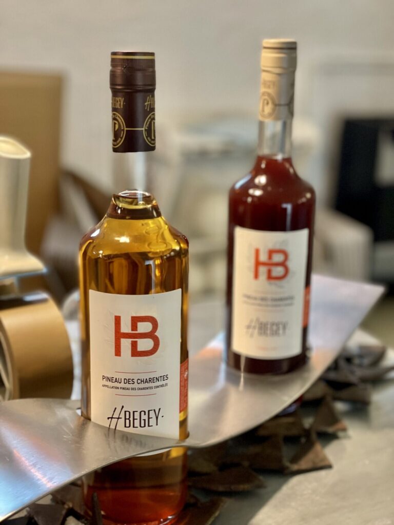  L'art de vivre en Saintonge/www.aufildeslieux.fr/ Pineau des Charentes H.Begey © K.HIBBS