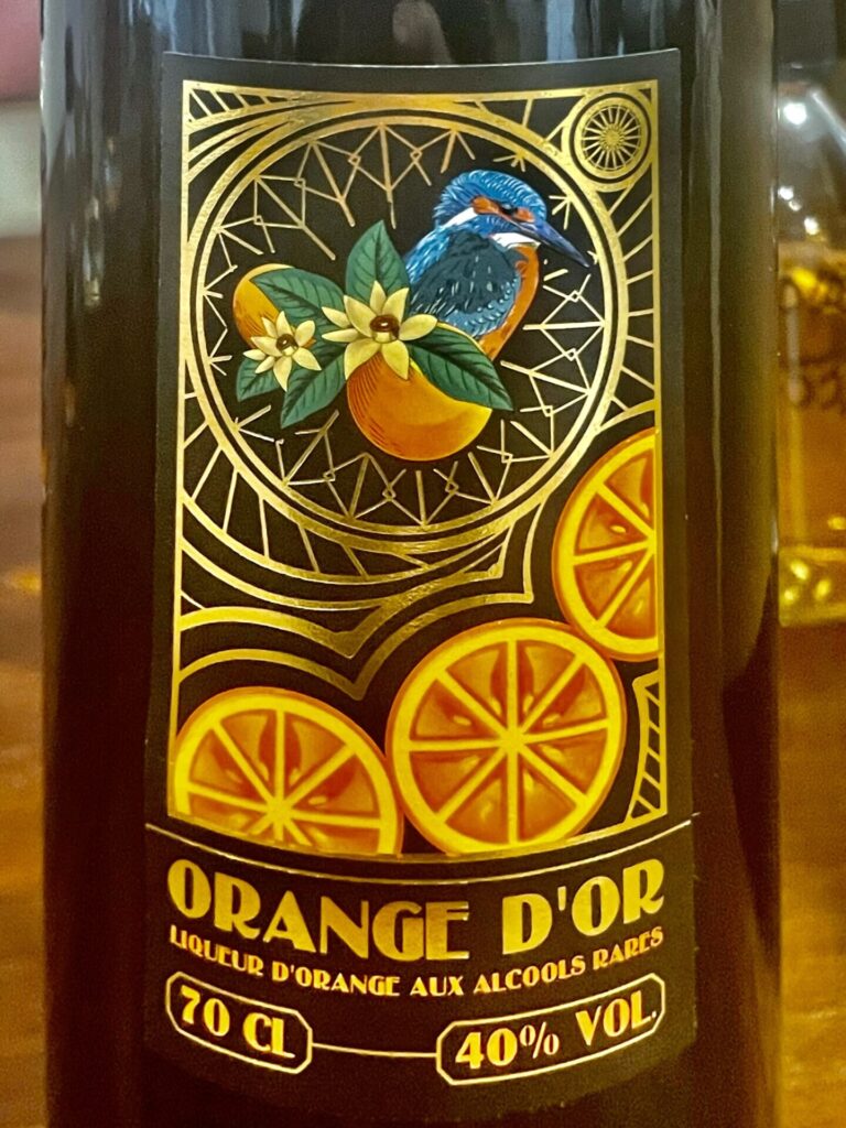  L'art de vivre en Saintonge/www.aufildeslieux.fr/ Etiquette de la liqueur d'orange de la Maison GrosPerrin © K.HIBBS