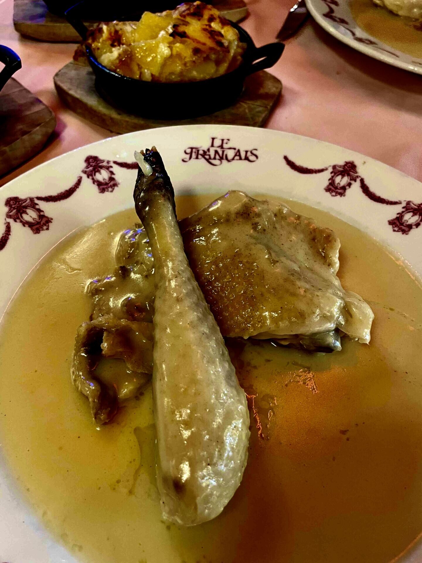 48 heures dans l'Ain pour un parcours d'excellence/www.aufildeslieux.fr/ Le fameux poulet de Bresse de la brasserie Le Français / Photo © K.HIBBS