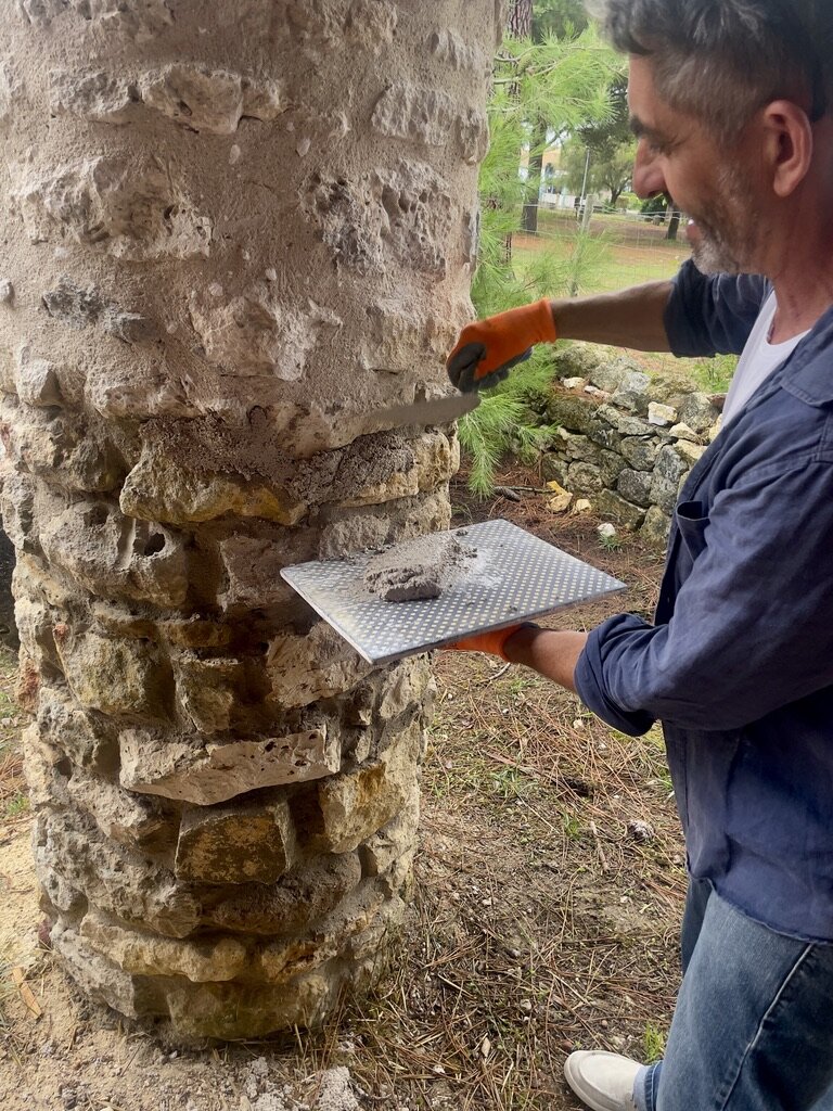 Oléron, l'île des savoir-faire/www.aufildeslieux.fr/ Stéphane Montagne, formateur à la maison éco-paysanne -Photo © K.HIBBS