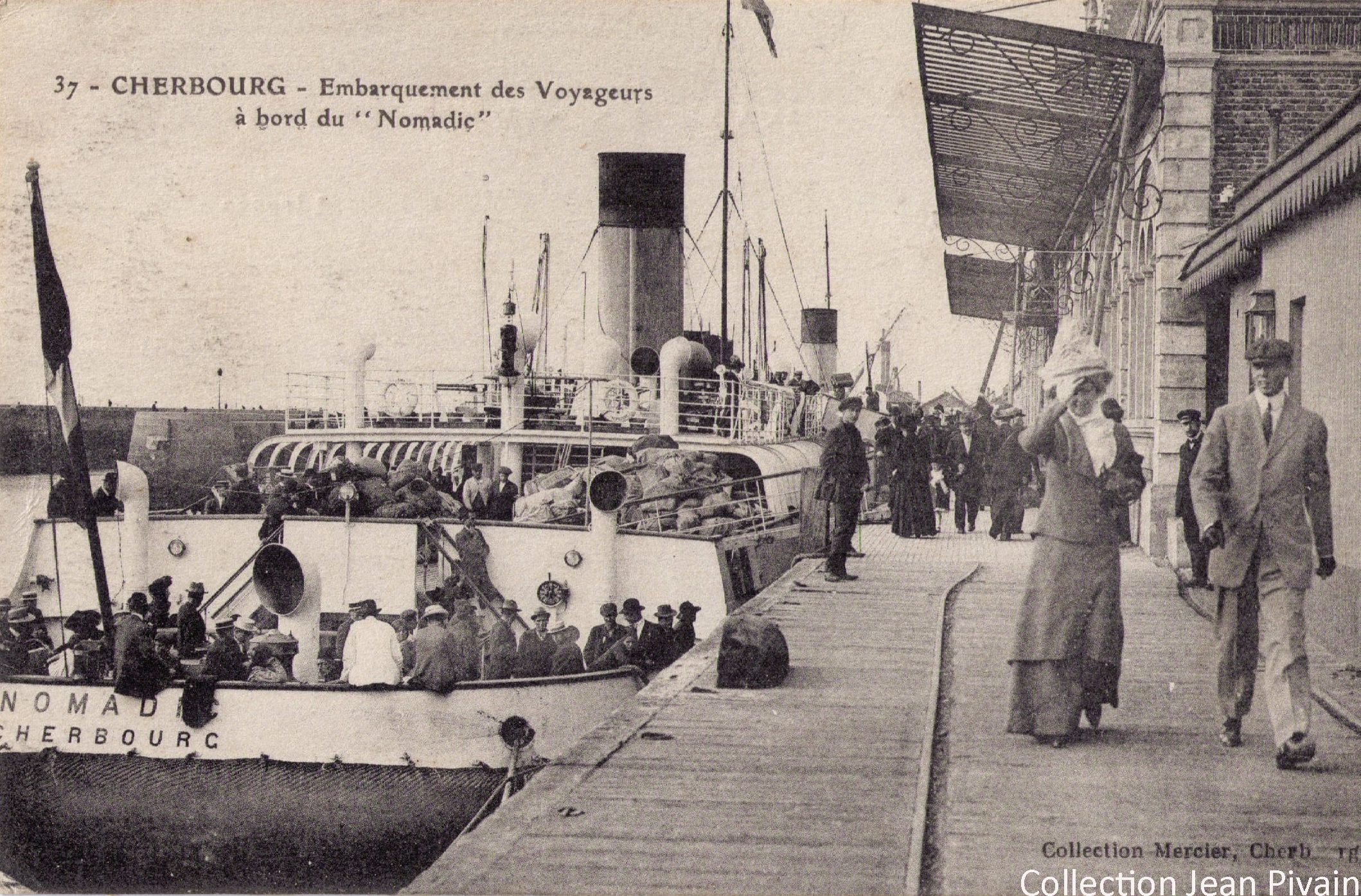 (2)Transbordeur Nomadic devant la gare de 1912 © Collection Jean Pivain