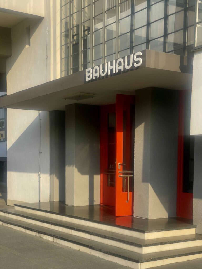 De Magdebourg à Dessau: l’épopée urbaine du Bauhaus