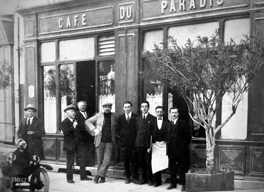 Partir à la découverte des lacs du Haut Bugey/www.aufildeslieux.fr/ Café du Paradis en 1920 © D.R