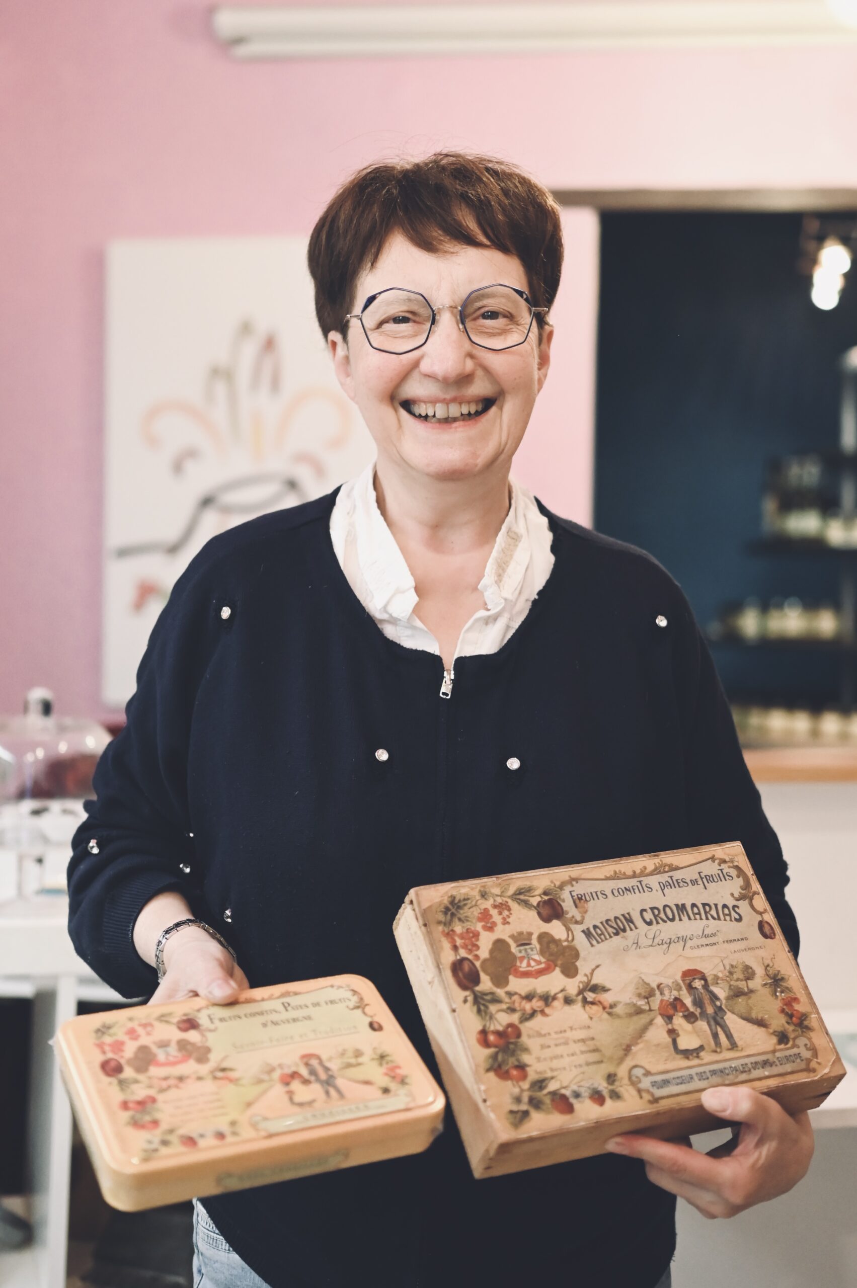 Clermont-Ferrand, entre volcans et patrimoine historique-www.aufildeslieux.fr/Hélène Martin-Mayeux dans sa boutique le Puy confit © Elsa Hibbs