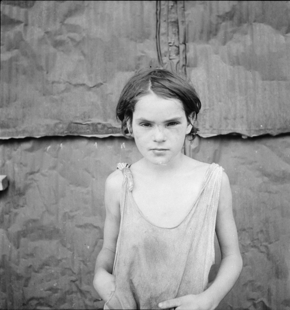 Dorothea Lange-Politiques du visible/ aufildeslieux.fr/Damaged child,Shacktown,Elm Grove, Oklahoma,1936 ©The Dorothea Lange Collection,The Oakland museum of California