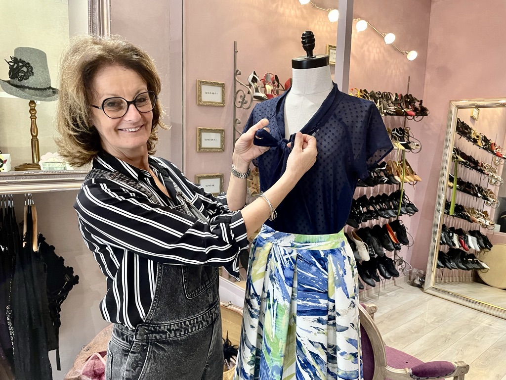 Montpellier, la belle languedocienne-www.aufildeslieux.fr-Caroline Bouvier dans sa Maison de Couture © K.HIBBS