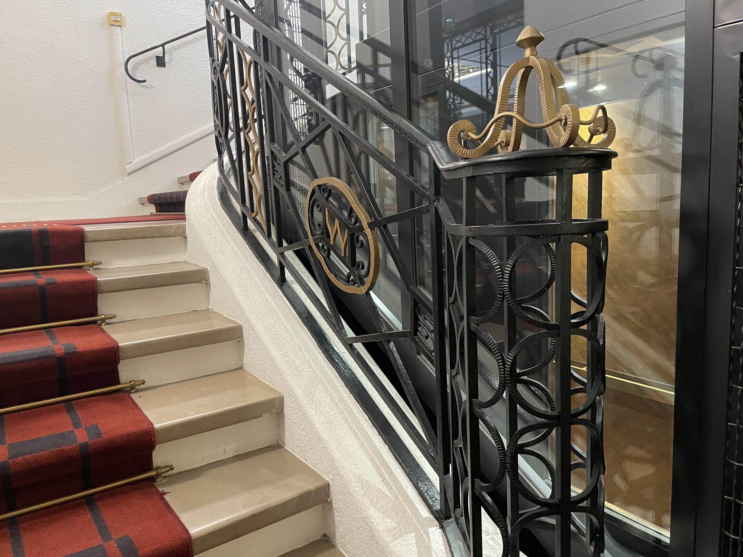 Le Printemps de l'Art déco au Touquet-Paris-Plage/aufildeslieux.fr/ Détail de la ferronnerie de rampe d'escalier de l'hôtel Westminster © K.HIBBS