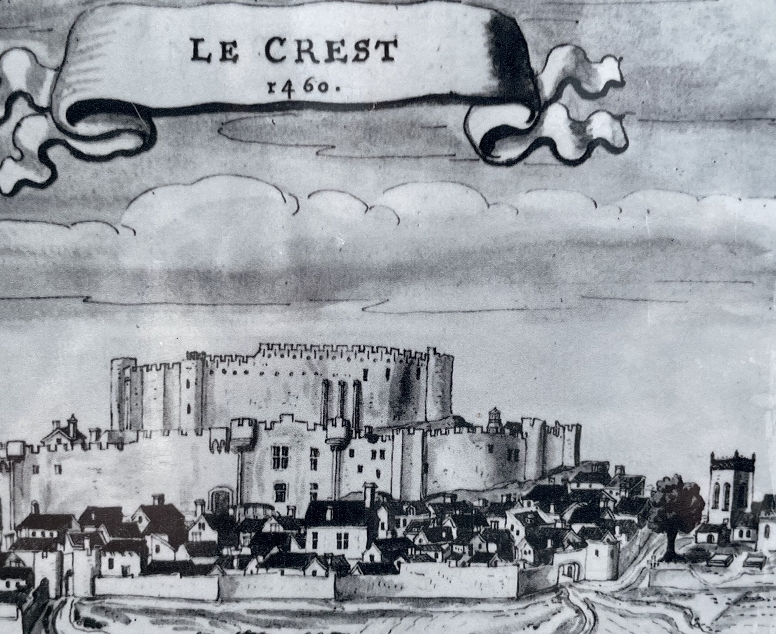 À la découverte du territoire de Mond’Arverne/aufildeslieux.fr/Château et village du Crest en 1460 © photo K.HIBBS