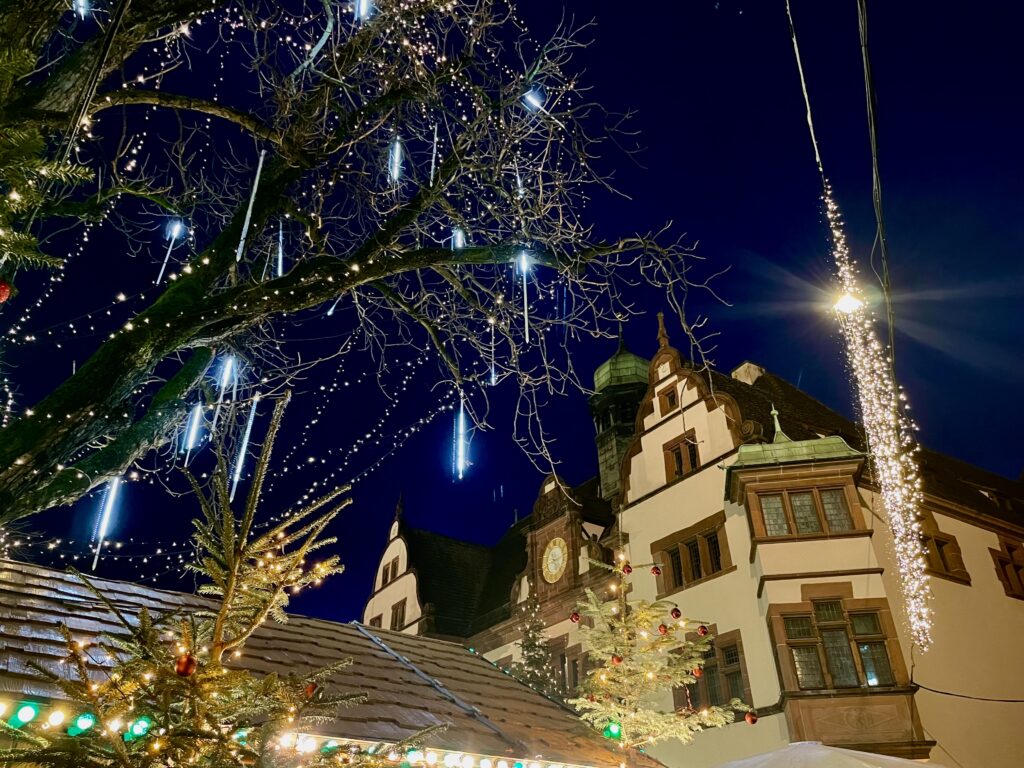 Rêver de Noël à Stuttgart et Fribourg/ aufildeslieux.fr/ Illuminations de Noël à Fribourg © K.HIBBS