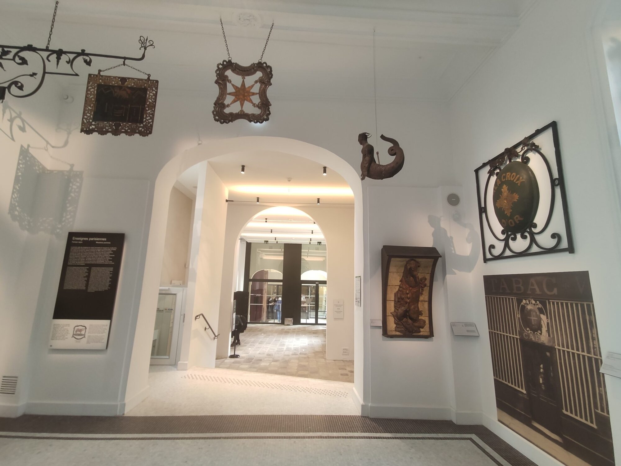 Le Musée Carnavalet et l'Histoire de Paris - Au Fil Des Lieux