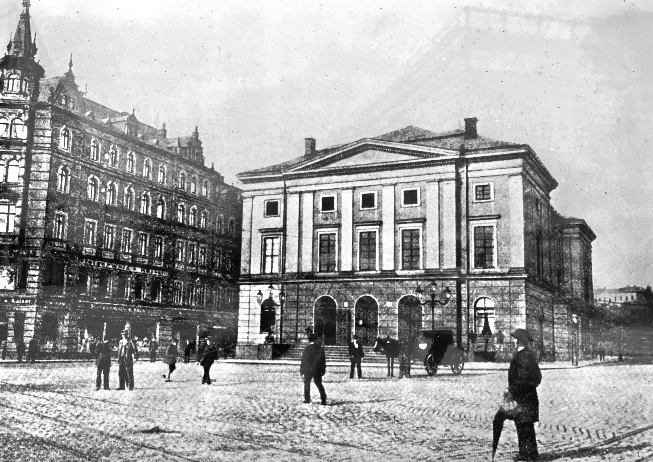 Les nouvelles perspectives du tourisme en Allemagne/www.aufildeslieux.fr/ L'ancien théâtre de Chemnitz en 1900 sur Theaterstrasse- Photo© K.HIBBS