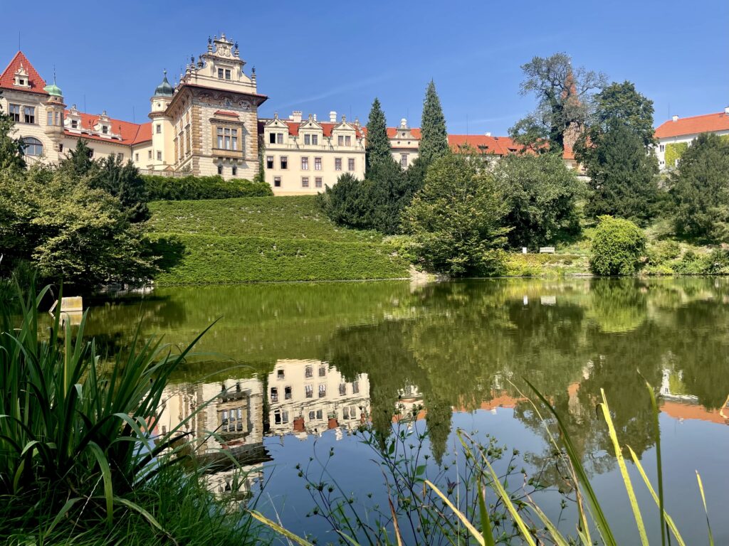  Les secrets de la bière tchèque/www.aufildeslieux.fr/Château & parc de Průhonice- Photo © K.HIBBS