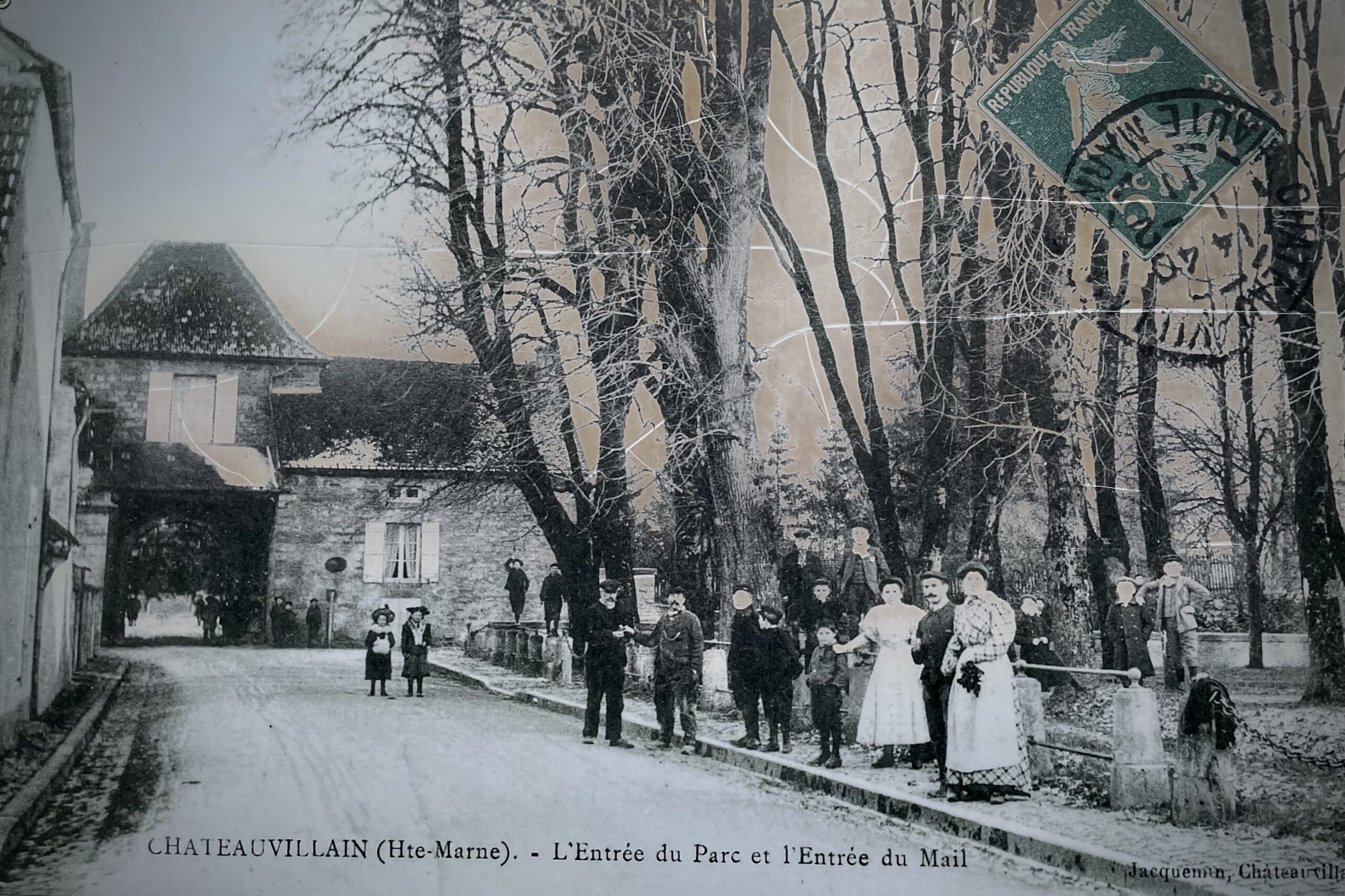  Une chasse aux truffes en Haute-Marne/www.aufildeslieux.fr/ Entrée du Parc et entrée du Mail à Châteauvillain - DR