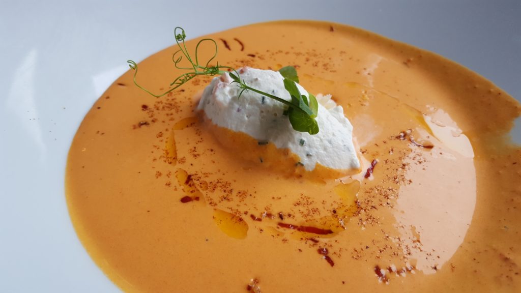 Culture et gastronomie du Gers/aufildeslieux.fr/ Coulis de Piquillos à l'huile de langoustines©Katherine HIBBS