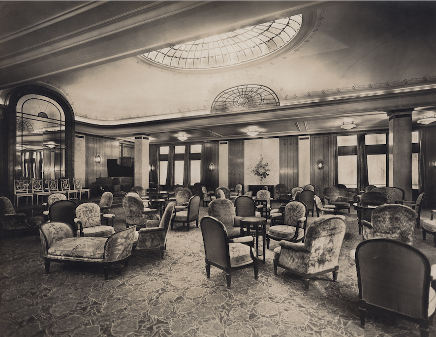 Lalique et l'art du voyage:aufildeslieux.fr:grand salon de conversation du paquebot Le Paris©DR