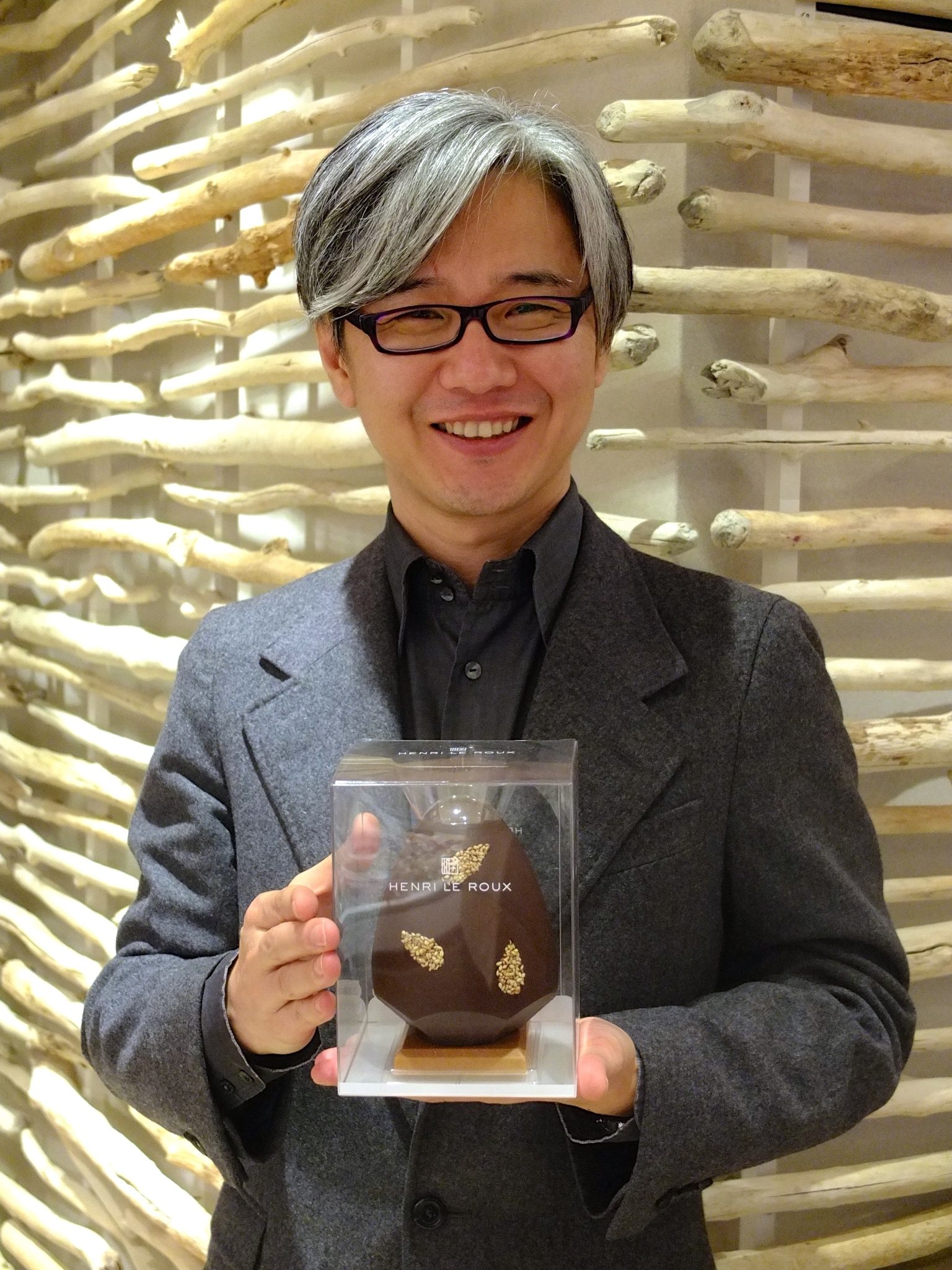 Makoto Ichii avec l'oeuf GOMA