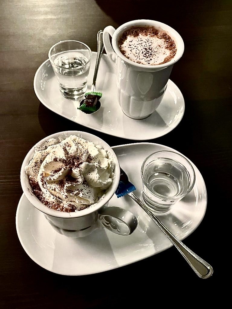 Berlin en 3 jours/aufildeslieux.fr/ Les bons chocolats chauds du Café Rausch © Photo Elsa Hibbs