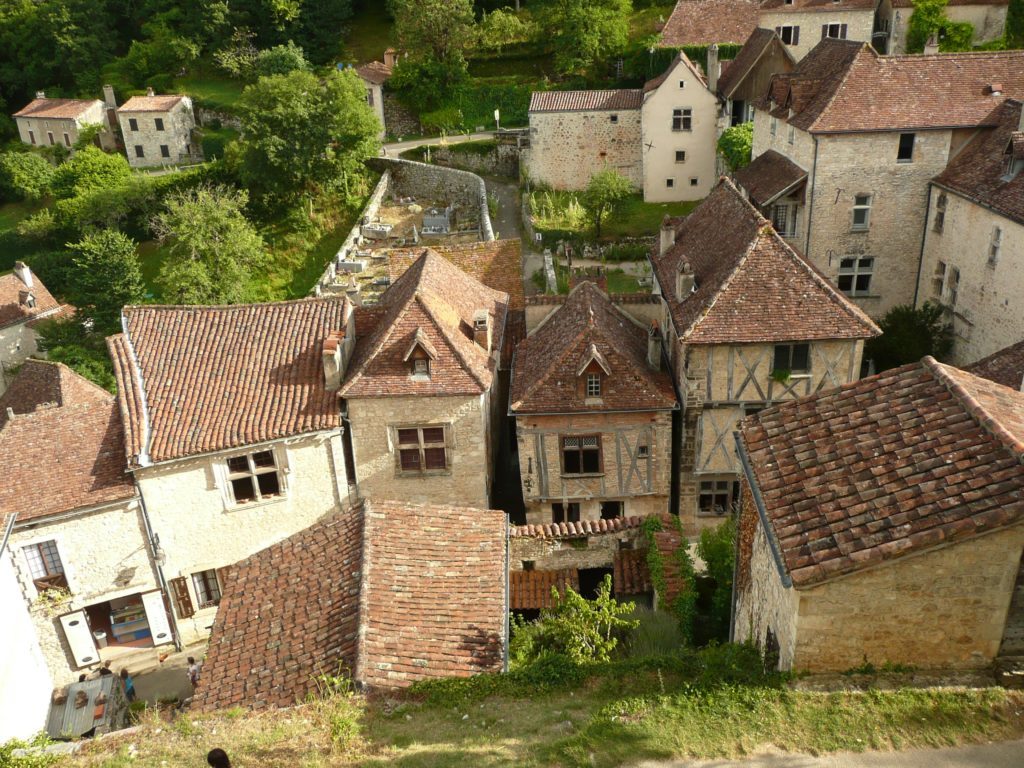 Saint-Cirq-Lapopie sur les sentiers du diamant noir/aufildeslieux.fr/Vue des toits du point de vue©V.SEGUIN
