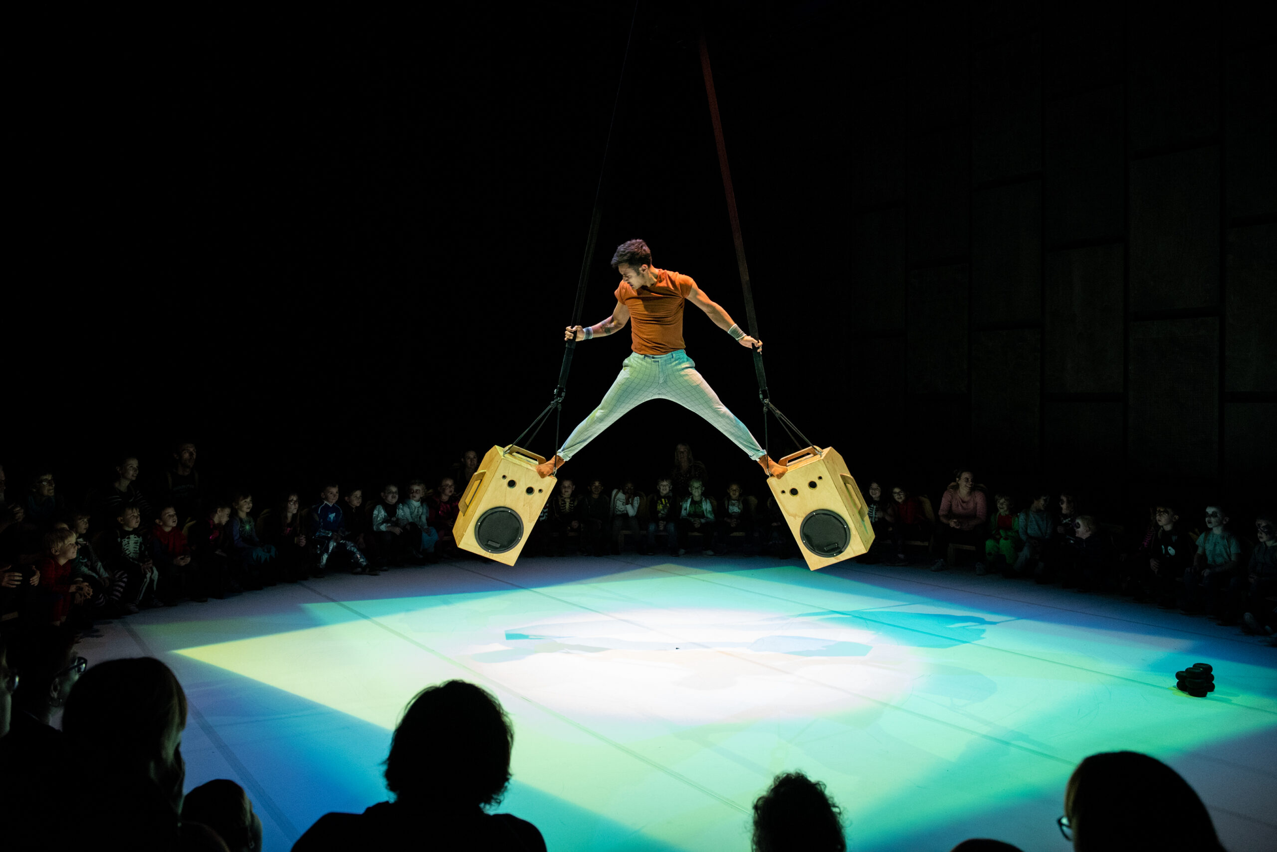  36 ème Festival du Cirque Actuel/aufildeslieux.fr/Murmur - Cie Grensgeval ©Geert Roels 
